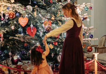 Mum and Daughter Christmas Tree