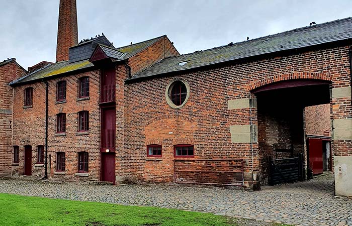 farm-buildings-tatton-park-700x450px
